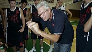 Ora è ufficiale, coach Angelucci sarà ancora il coach dei rossoblù