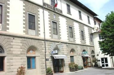 La facciata dell ospedale Pacini di San Marcello 