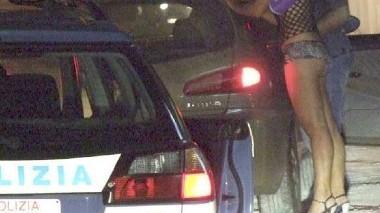 Operazione anti-prostituzione, fermate 14 straniere tra l'Aurelia e la città