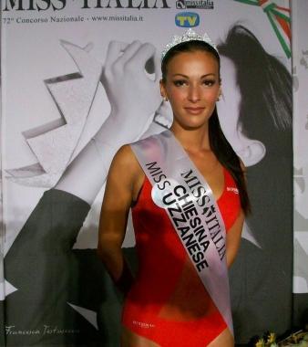 Miss Chiesina ha il volto della bella Serena Olmi