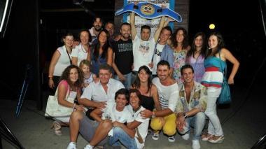 Floriano Pagliara con la fidanzata Stefania e la cintura Ibf A sinistra foto di gruppo