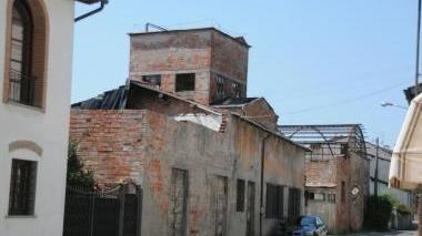 Il complesso ex Ilda nel centro di Tassignano (Vip)