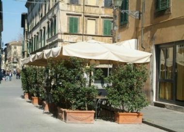 Un gazebo nella zona di via Veneto 