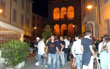 <b>IN CENTRO.</b> Via Dante e a destra via Bastione  