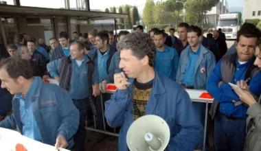 Contro la vendita tutti davanti ai cancelli della Breda
