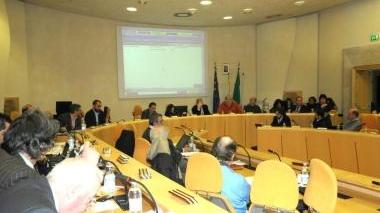 Una seduta del consiglio provinciale