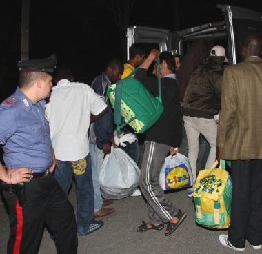 I profughi al loro arrivo a Prato   