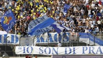 La curva dei tifosi biancazzurri
