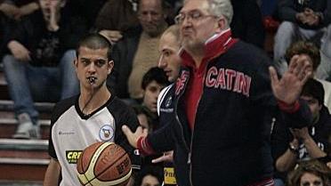 Coach Angelucci sarà ancora sulla panchina rossoblù