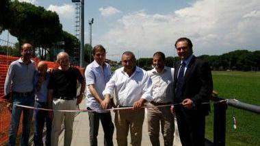 Il sindaco Cenni, gli assessori e il presidente Tonfoni tagliano il nastro
