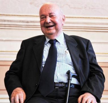Aldo Santini sorridente il giorno della consegna della Livornina doro 