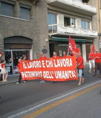 Un corteo degli operai dei Cantieri di Pisa