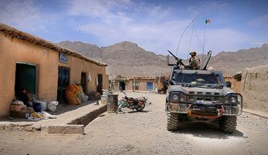 Afghanistan, ordigno contro un blindato: feriti 4 parà della Folgore