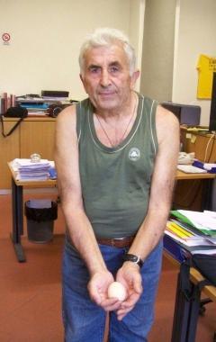 Il pensionato con il super uovo