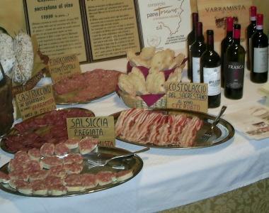 <b>DEGUSTANDO </b>Tipicit&agrave; in tavola    