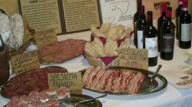 <b>DEGUSTANDO </b>Tipicità in tavola