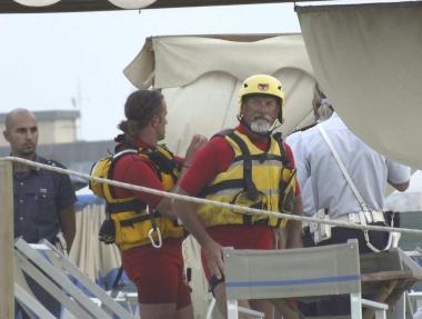 I soccorsi sulla spiaggia di Tirrenia 