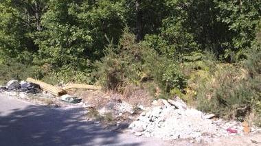 I rifiuti sulla strada di Querce