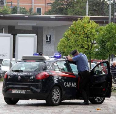<strong>LA PATTUGLIA.</strong> Un’auto dei carabinieri Sono stati i militari ad intervenire sul luogo del suicidio