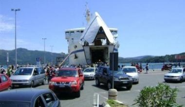 Porto, cala il traffico merci e aumentano i turisti diretti all'Elba