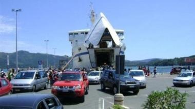 Porto, cala il traffico merci e aumentano i turisti diretti all'Elba