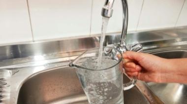 Si rompe tubo dell'acqua Mezza Cecina all'asciutto