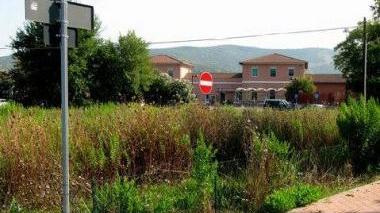 <b>DEGRADO.</b> Alla stazione