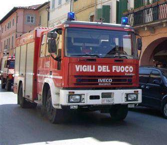 Un camion dei vigili del fuoco 