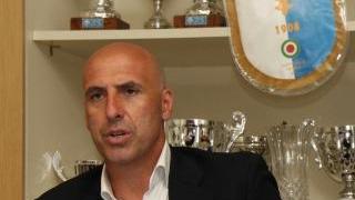 A sinistra l’allenatore Esposito a destra Fogaroli in azione