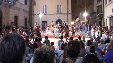 <b>EVENTO.</b> Uno spettacolo serale in piazza San Bernardino