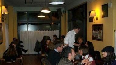 Un momento di una serata speed date