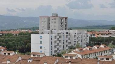 Una delle zone (via Brodolini) dove è mancata l’acqua