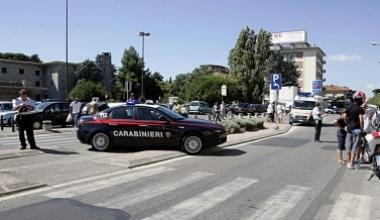 Trovati con profumi rubati in centro: quattro denunciati