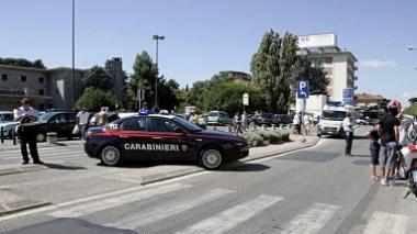 Trovati con profumi rubati in centro: quattro denunciati