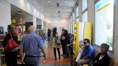 <b>IN CODA.</b> Utenti alle poste