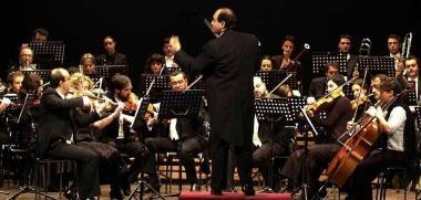 <b>LORCHESTRA </b>suona in piazza 