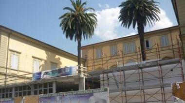 I lavori in corso al vecchio “Civico” in piazza Monzoni