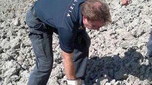 Bomba da mortaio vicino a un podere «L'abbiamo trovata mentre aravamo»