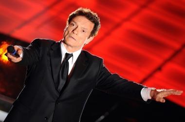 <b>IN RIVA AL LAGO.</b> Massimo Ranieri stasera al Pucciniano 