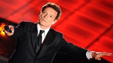 <b>IN RIVA AL LAGO.</b> Massimo Ranieri stasera al Pucciniano