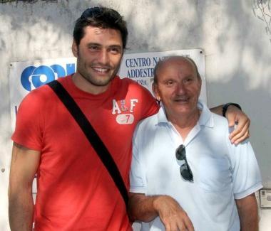 <b>   MARCO E FEDE. </b>Lex Amelia a Tirrenia insieme a Paolo Nassi e il vice allenatore Morgia con Dionisi     