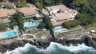 <b>ANSEDONIA</b> Piscine di alcune ville lungo il litorale