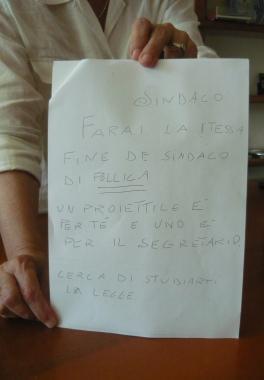 <b>LETTERA ANONIMA.</b> Le minacce scritte in stampatello 