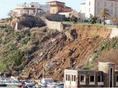 La frana che ha interessato la zona tra Cittadella e piazza Manzoni