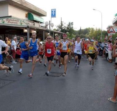 Prende il via la Gragnanina Partono in 300
