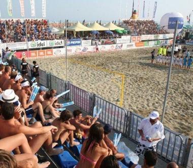 Il Beach stadium diventa una giungla