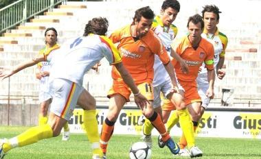 Tommaso Bellazzini impegnato con la maglia della Pistoiese  