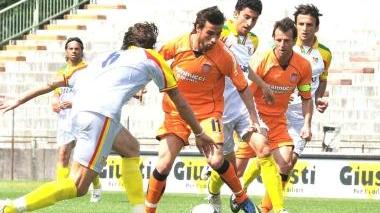 Tommaso Bellazzini impegnato con la maglia della Pistoiese