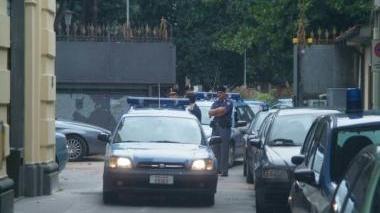 Auto delle Volanti nel piazzale della questura (Vip)