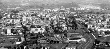 Una veduta dallalto della citt&agrave; 